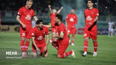 لیگ برتر فوتبال - آلومینیوم اراک و تراکتور